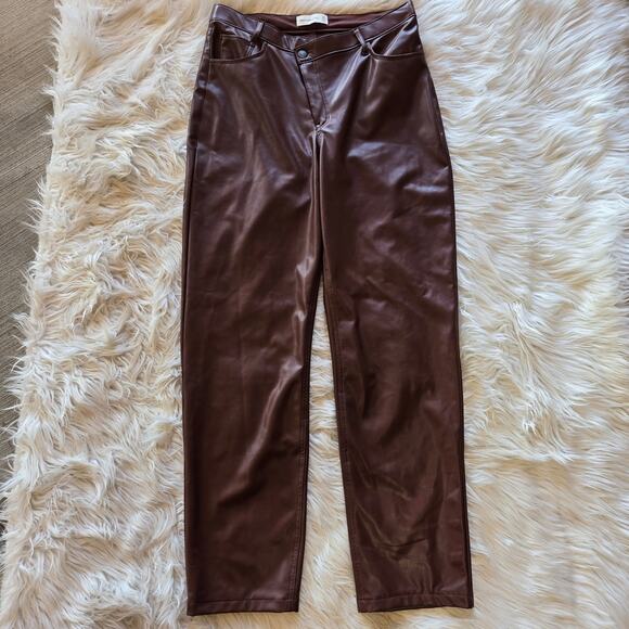 Abercrombie & Fitch High Rise 90s Straight Asymmetrical Faux Leather NWT 31L 12L - Picture 2 of 6
